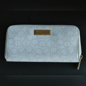 Calvin Klein Women's Long Wallet/ Long Purse White